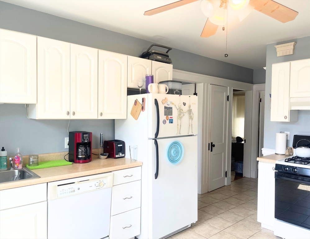 2 bed, 1 bath apartment for rent at 174 Ocean Ave West Unit 2, Salem — photo 14 of 26