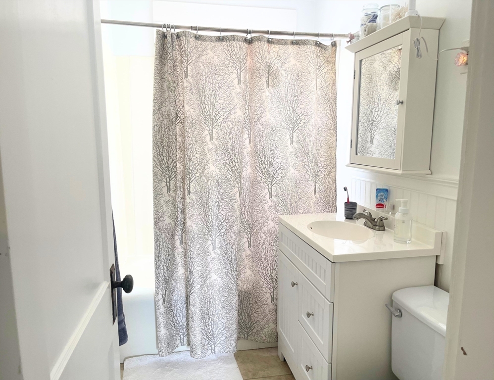 2 bed, 1 bath apartment for rent at 174 Ocean Ave West Unit 2, Salem — photo 20 of 26