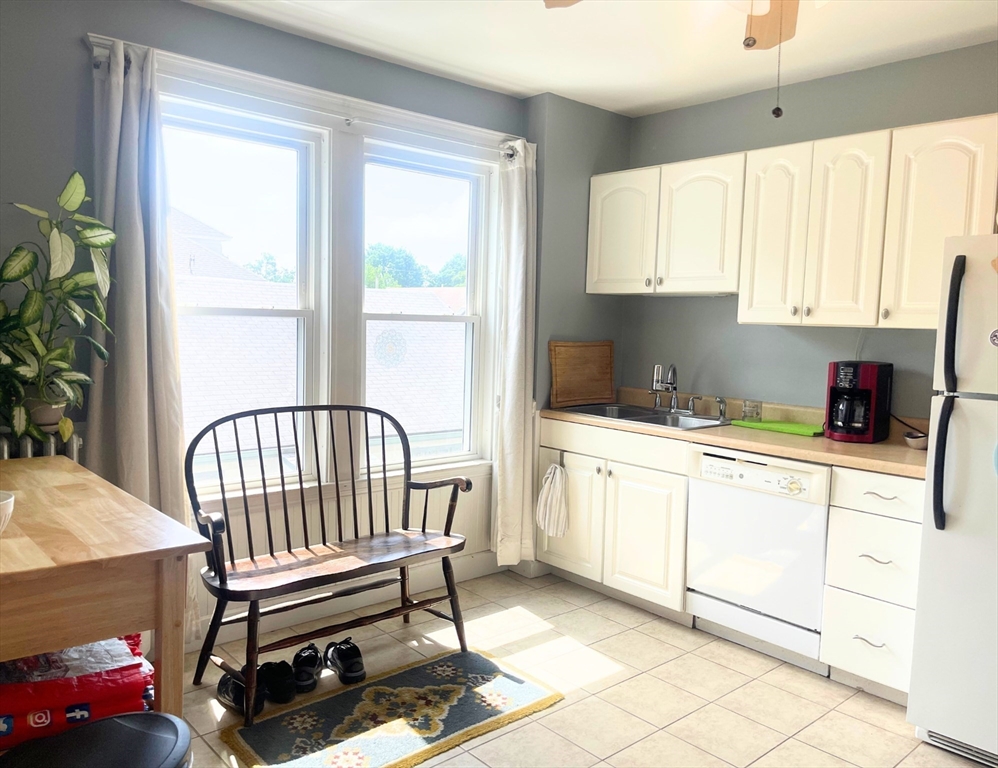 2 bed, 1 bath apartment for rent at 174 Ocean Ave West Unit 2, Salem — photo 11 of 26