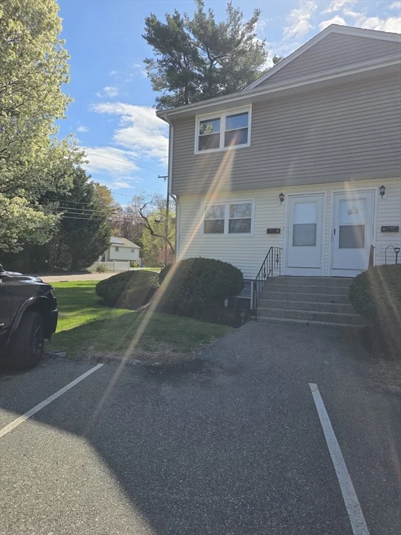 2 bed, 1 bath apartment for rent at 174 Pine St Unit 1, Holbrook — photo 3 of 18
