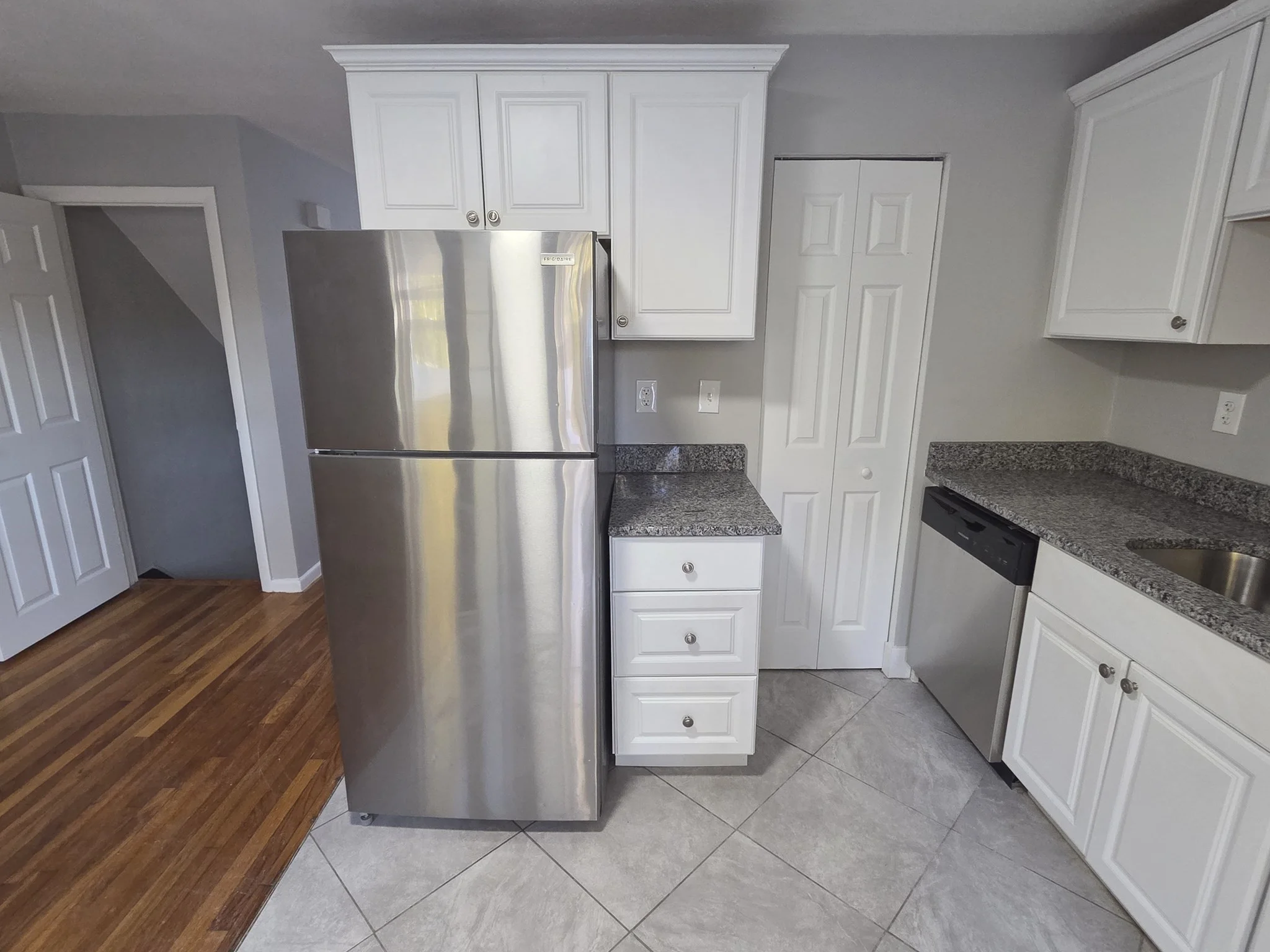 2 bed, 1 bath apartment for rent at 174 Pine St Unit 22, Holbrook — photo 3 of 16