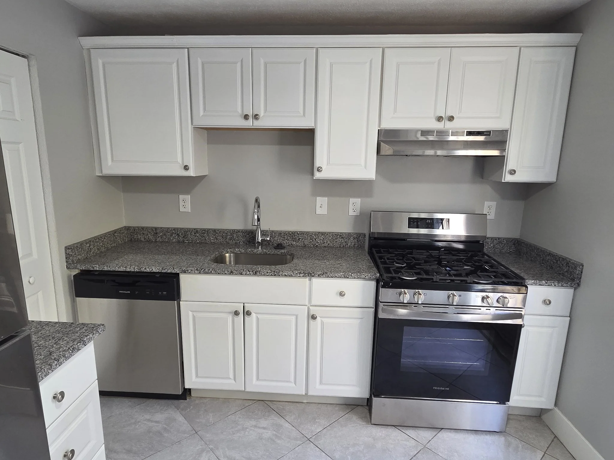2 bed, 1 bath apartment for rent at 174 Pine St Unit 22, Holbrook — photo 2 of 16