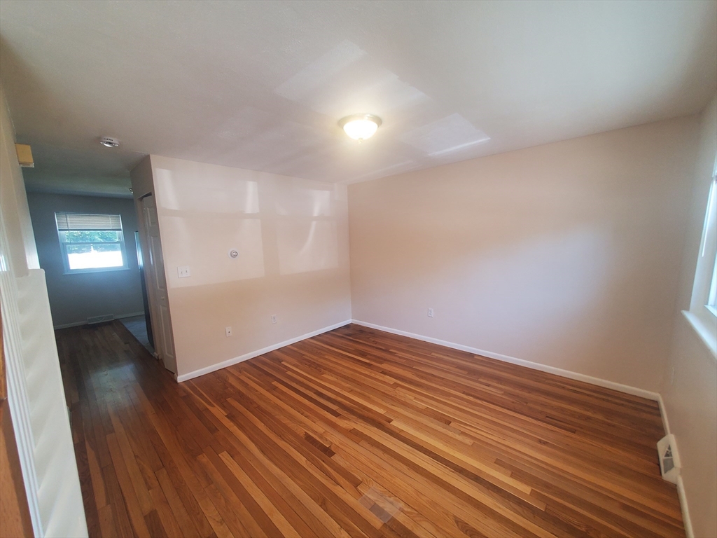 2 bed, 1 bath apartment for rent at 174 Pine St Unit 27, Holbrook — photo 3 of 18