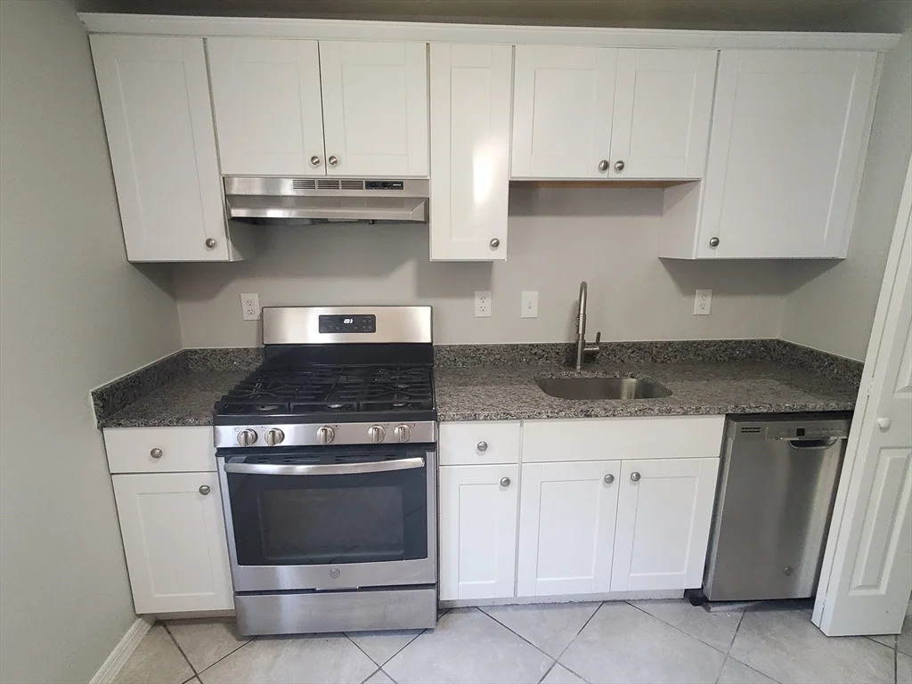 2 bed, 1 bath apartment for rent at 174 Pine St Unit 35, Holbrook — photo 1 of 20
