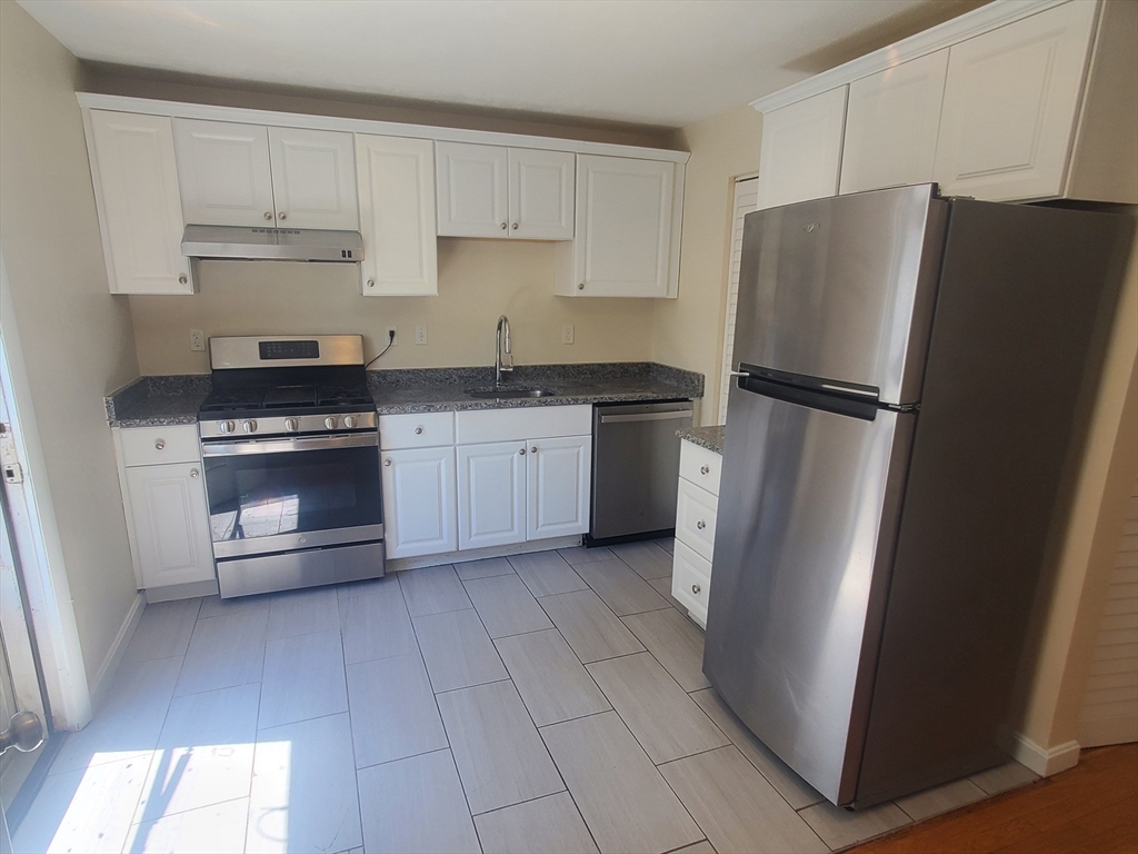 2 bed, 1 bath apartment for rent at 174 Pine St Unit 7, Holbrook — photo 1 of 22