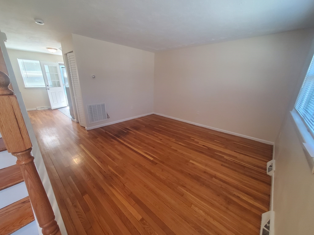 2 bed, 1 bath apartment for rent at 174 Pine St Unit 7, Holbrook — photo 3 of 22