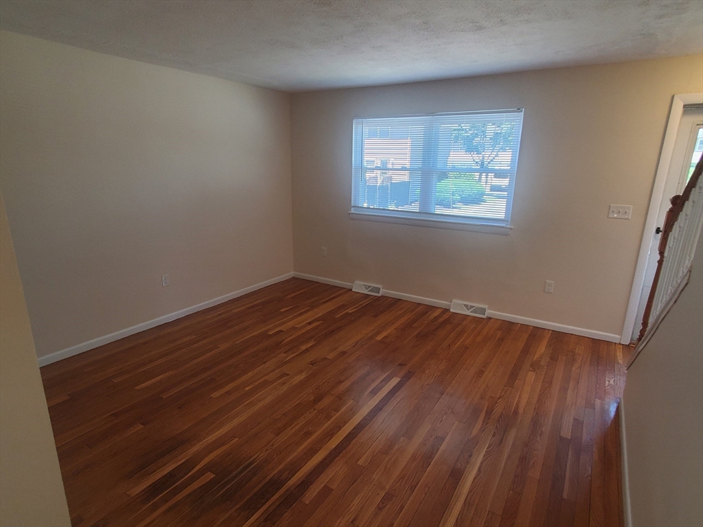2 bed, 1 bath apartment for rent at 174 Pine St Unit 7, Holbrook — photo 4 of 22