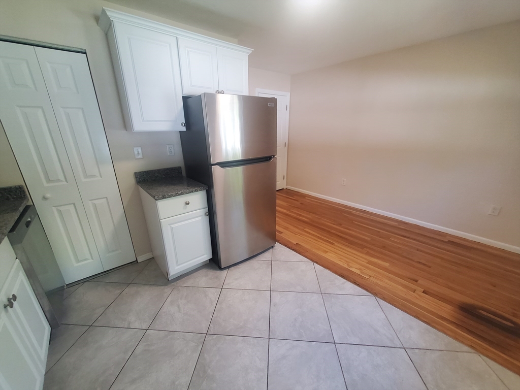2 bed, 1 bath apartment for rent at 174 Pine St Unit 7, Holbrook — photo 2 of 22