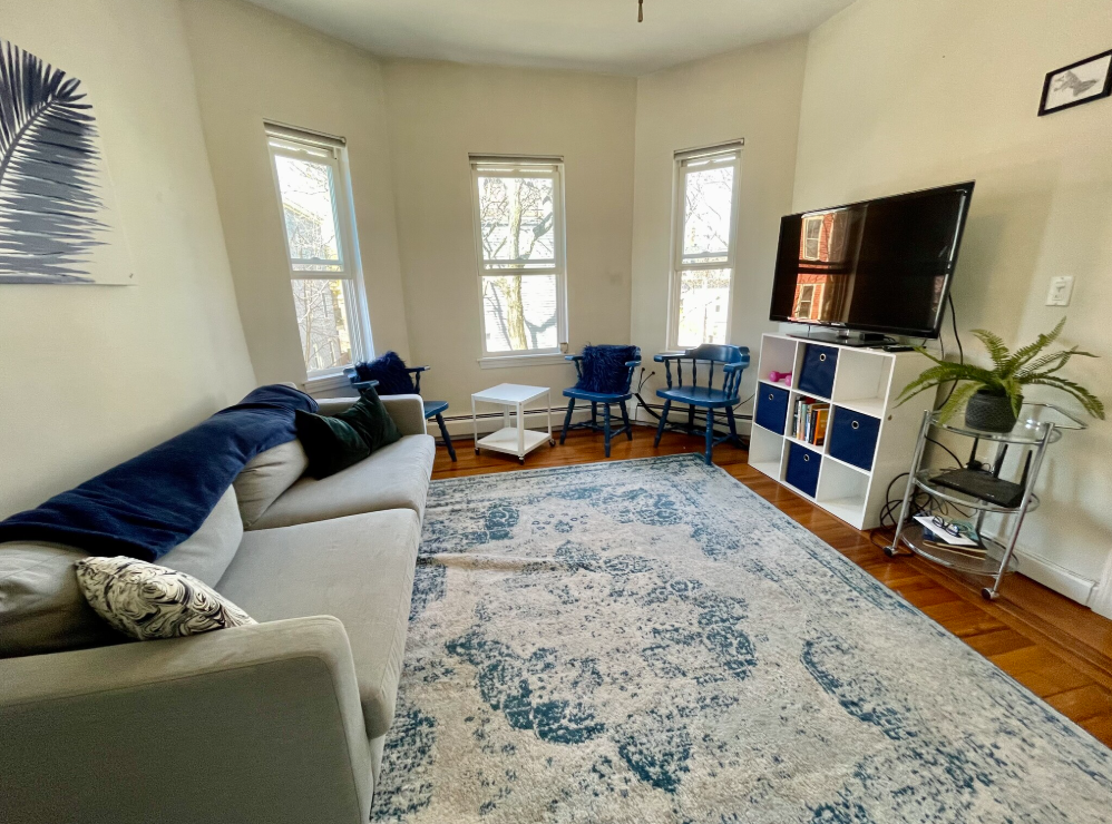 3 bed, 1 bath apartment for rent at 174 Putnam Ave Unit 2, Riverside — photo 1 of 15