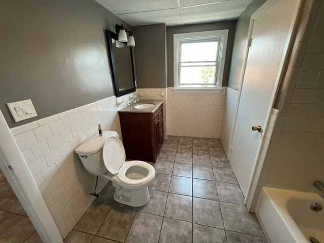 2 bed, 1 bath apartment for rent at 174 Ridge St Unit 3, Fall River — photo 8 of 9