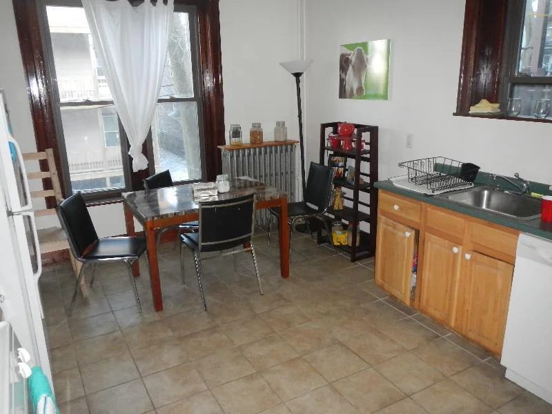 2 bed, 2 bath apartment for rent at 174 Saint Alphonsus St Unit 2, Mission Hill — photo 5 of 9