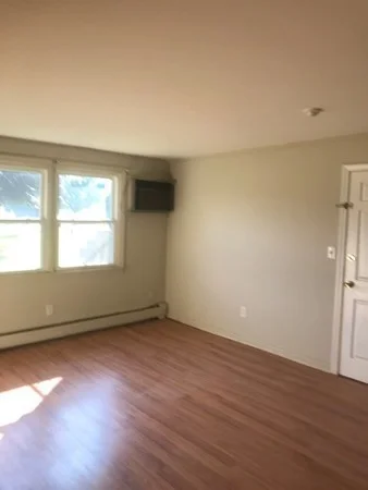 2 bed, 1 bath apartment for rent at 174 Tyngsboro Rd Unit 1, Chelmsford — photo 4 of 15