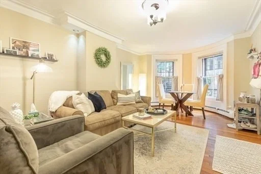 1 bed, 1 bath apartment for rent at 174 West Brookline St Unit 2, Columbus