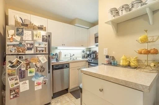 1 bed, 1 bath apartment for rent at 174 West Brookline St Unit 2, Columbus — photo 6 of 13