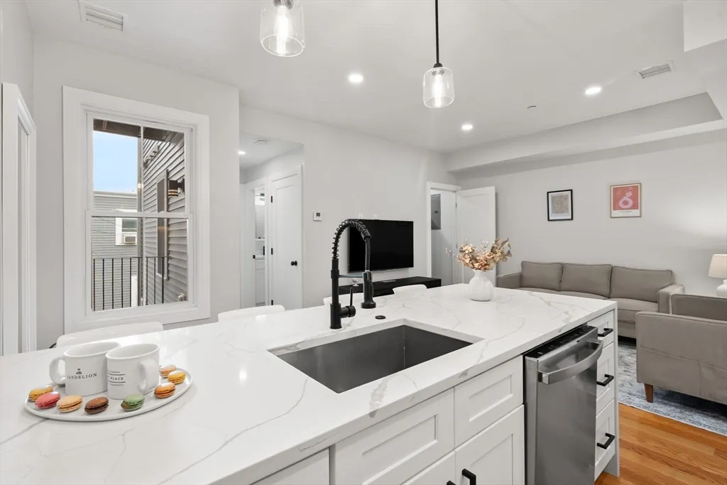 1 bed, 1 bath apartment for rent at 174 West Seventh St Unit 2, South Boston — photo 8 of 28