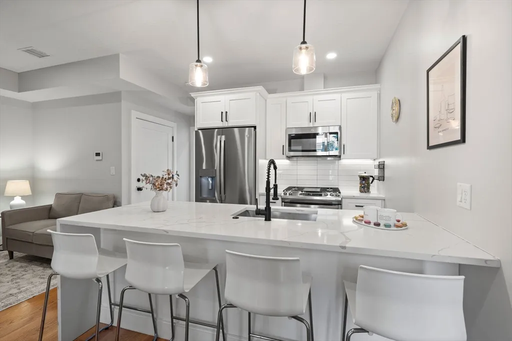 1 bed, 1 bath apartment for rent at 174 West Seventh St Unit 2, South Boston — photo 6 of 28
