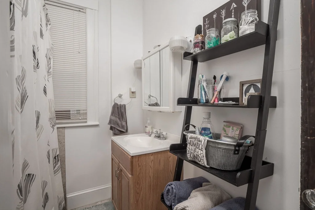 3 bed, 1 bath apartment for rent at 1740 Columbia Rd Unit 1, South Boston — photo 13 of 36