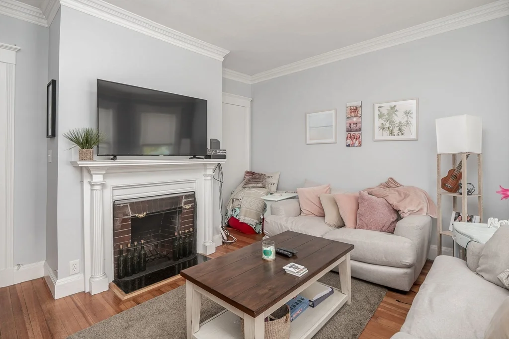 3 bed, 1 bath apartment for rent at 1740 Columbia Rd Unit 1, South Boston — photo 4 of 36