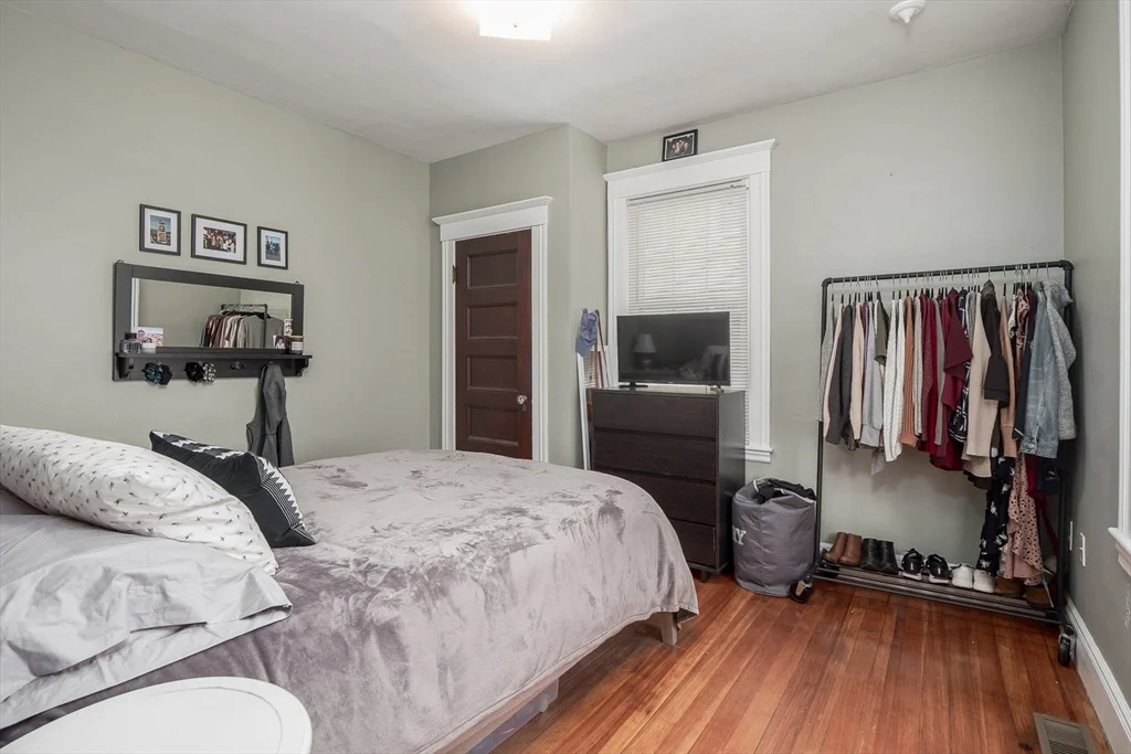 3 bed, 1 bath apartment for rent at 1740 Columbia Rd Unit 1, South Boston — photo 10 of 36