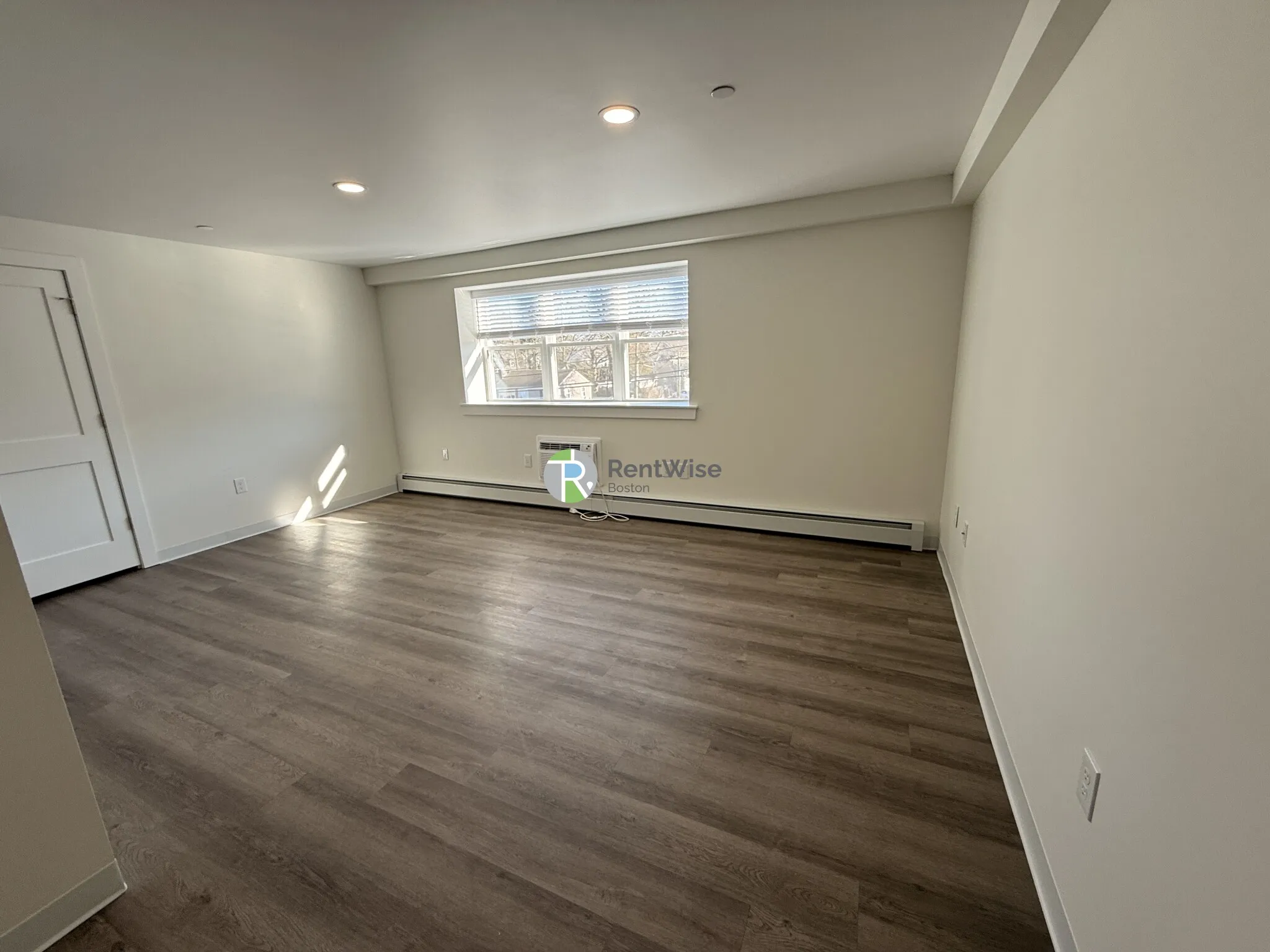 2 bed, 1 bath apartment for rent at 1741 Washington St Unit 16, Braintree