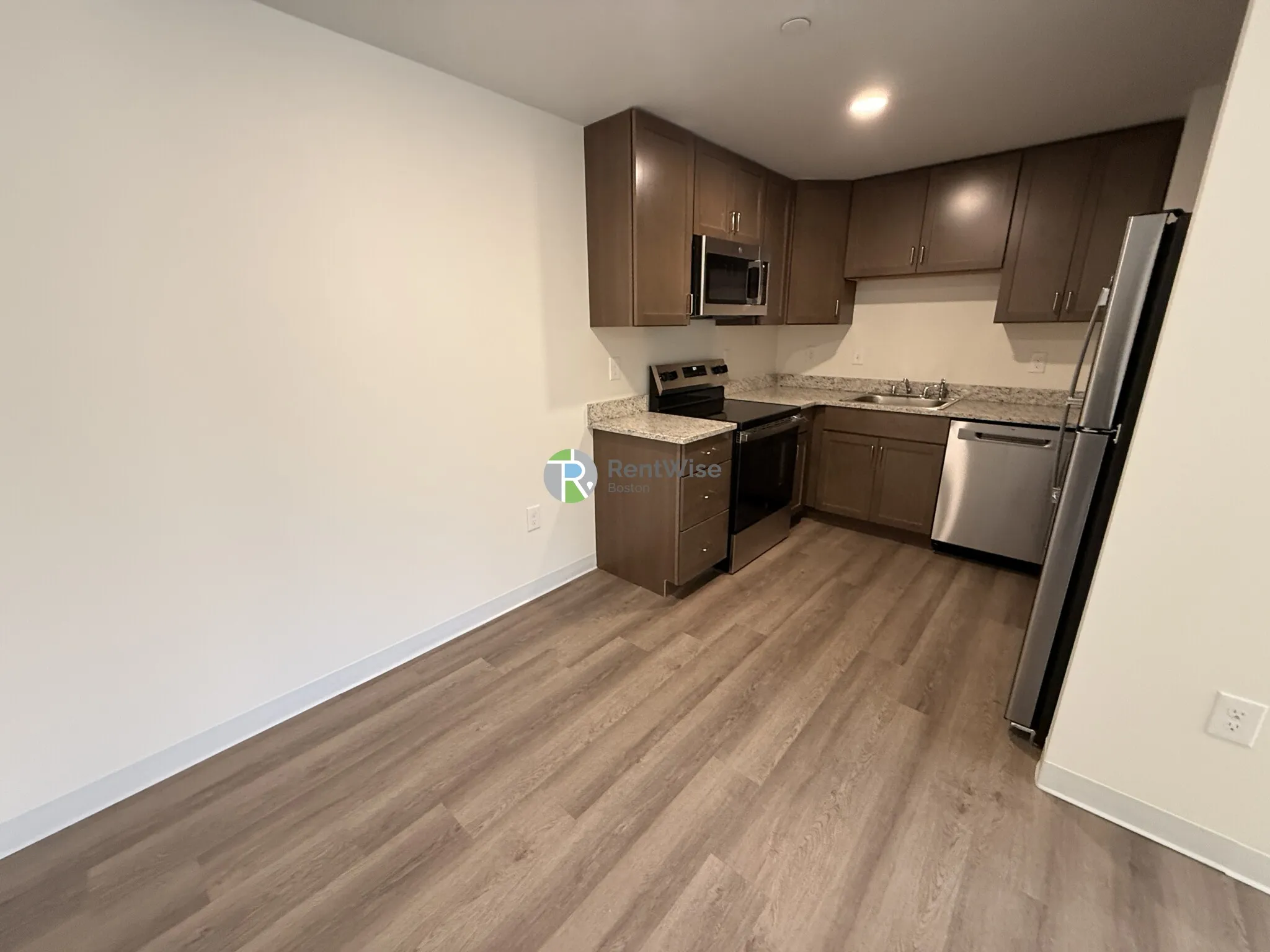 2 bed, 1 bath apartment for rent at 1741 Washington St Unit 16, Braintree — photo 2 of 17