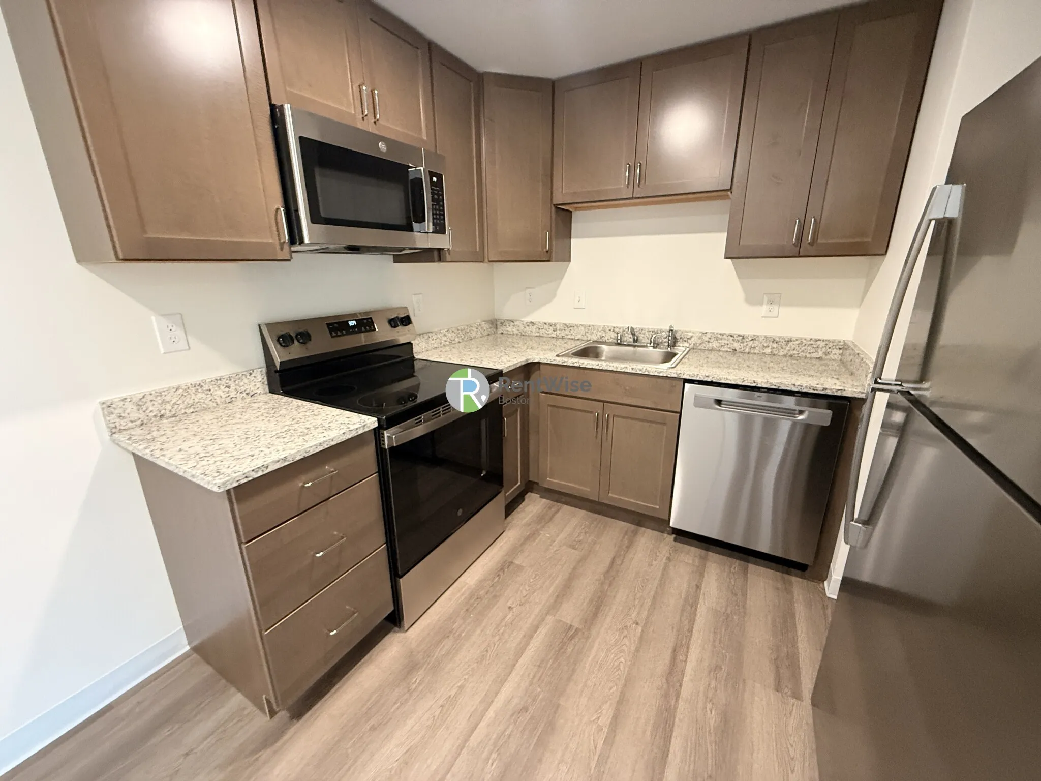 2 bed, 1 bath apartment for rent at 1741 Washington St Unit 16, Braintree — photo 4 of 17
