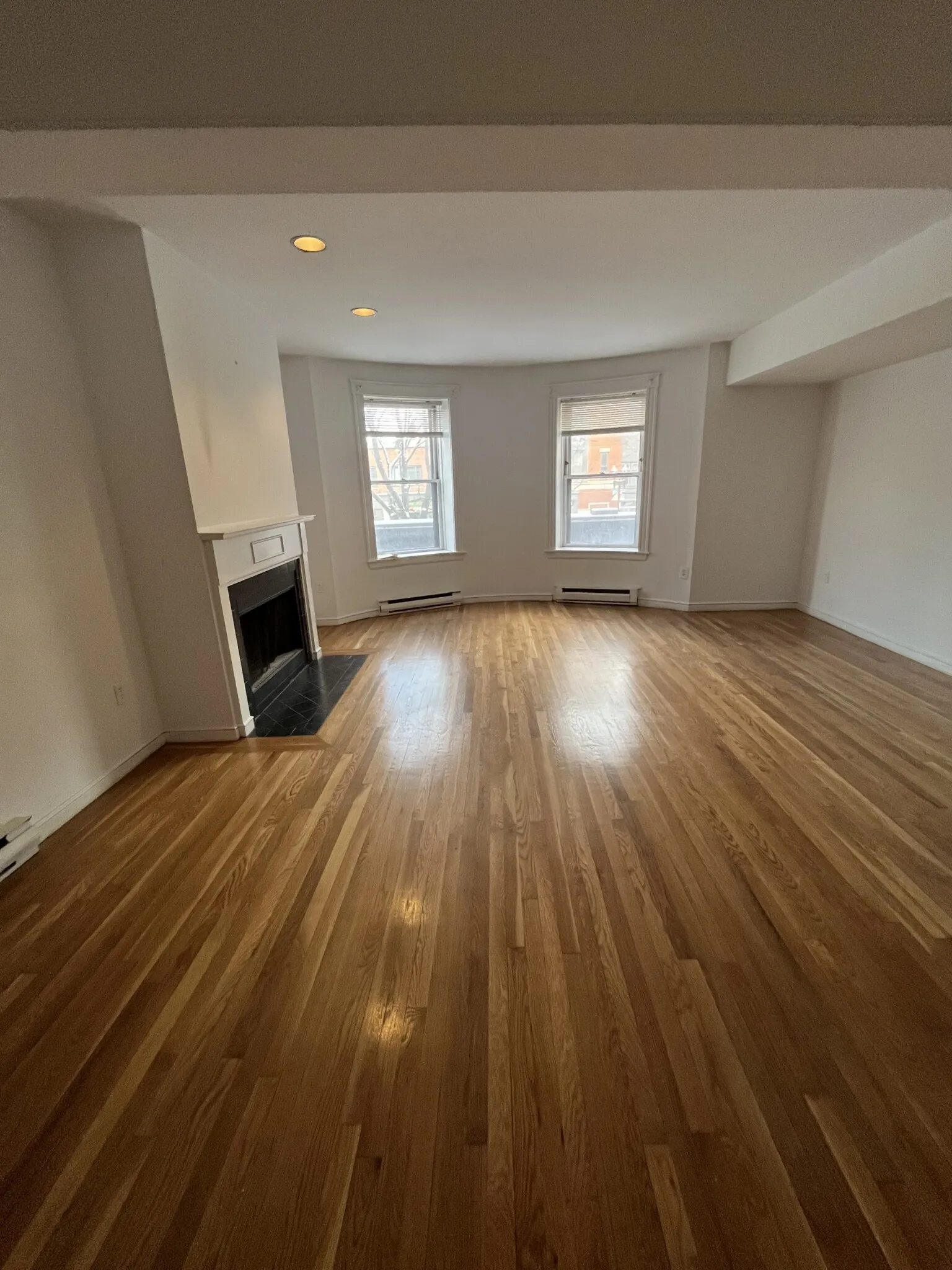 3 bed, 1 bath apartment for rent at 1742 Washington St Unit 1, South End — photo 3 of 12