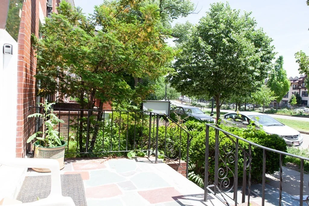6 bed, 3 bath apartment for rent at 1743 Commonwealth Ave Unit 1, Brighton — photo 17 of 29