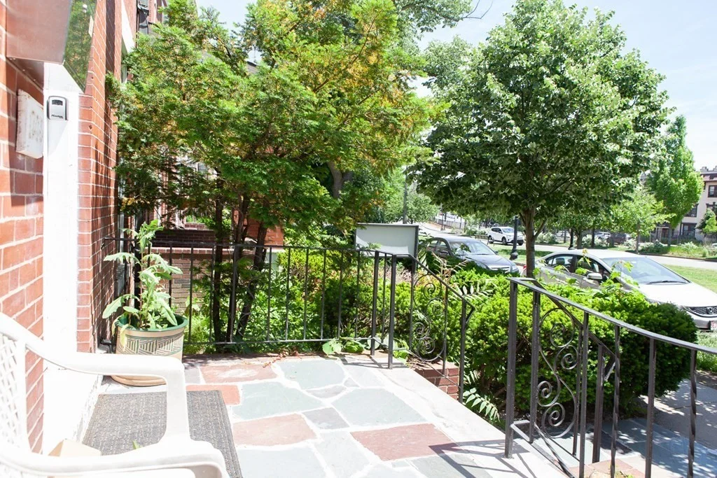 6 bed, 3 bath apartment for rent at 1743 Commonwealth Ave Unit 1, Brighton — photo 16 of 29