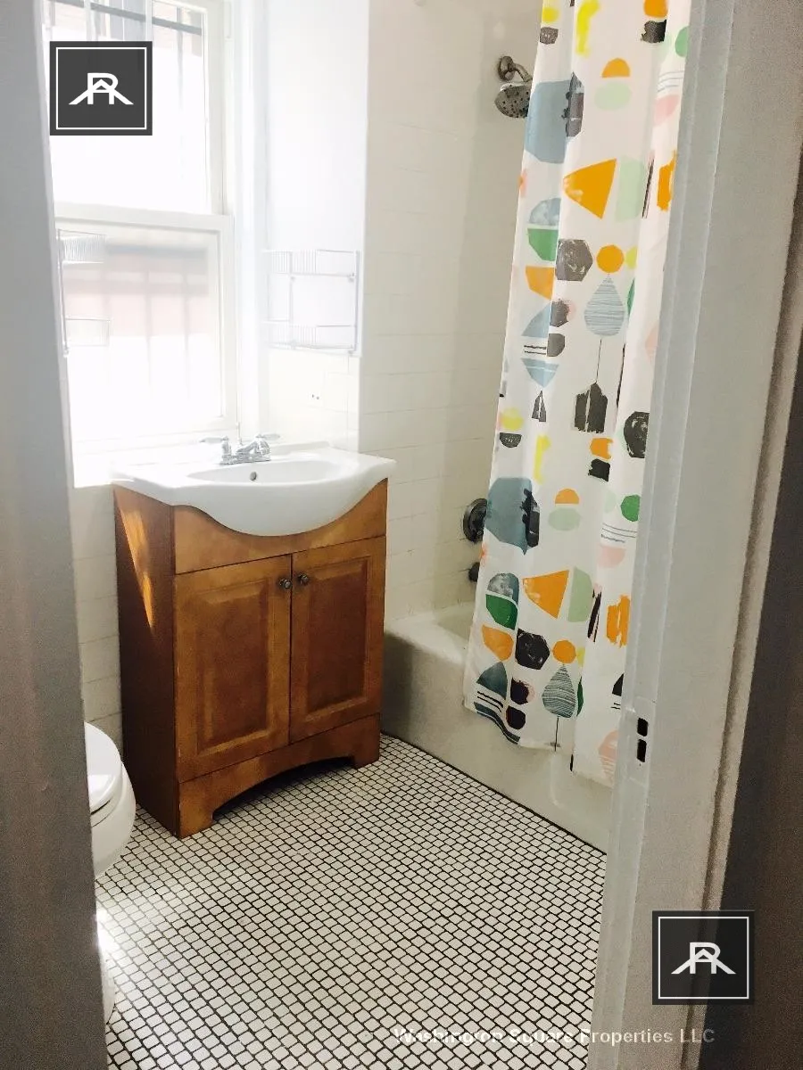 2 bed, 1 bath apartment for rent at 1746 Commonwealth Ave Unit 1, Brighton — photo 5 of 6