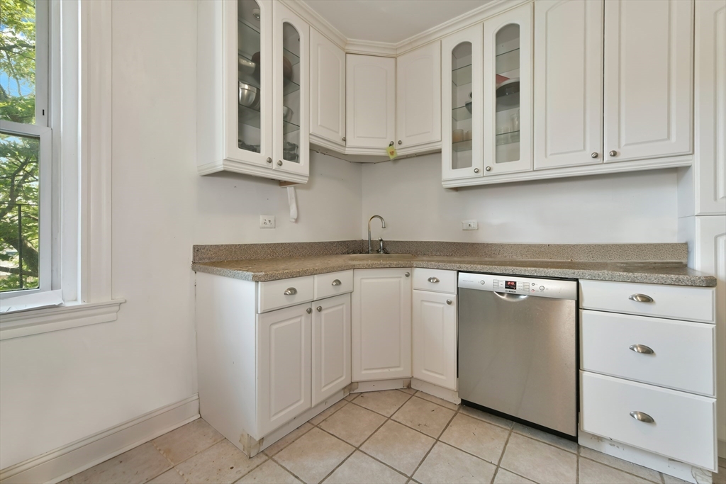 1 bed, 1 bath apartment for rent at 1746 Commonwealth Ave Unit E12, Brighton — photo 4 of 11