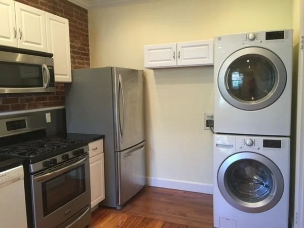 2 bed, 2 bath apartment for rent at 1747 Commonwealth Ave Unit 2, Brighton — photo 2 of 15