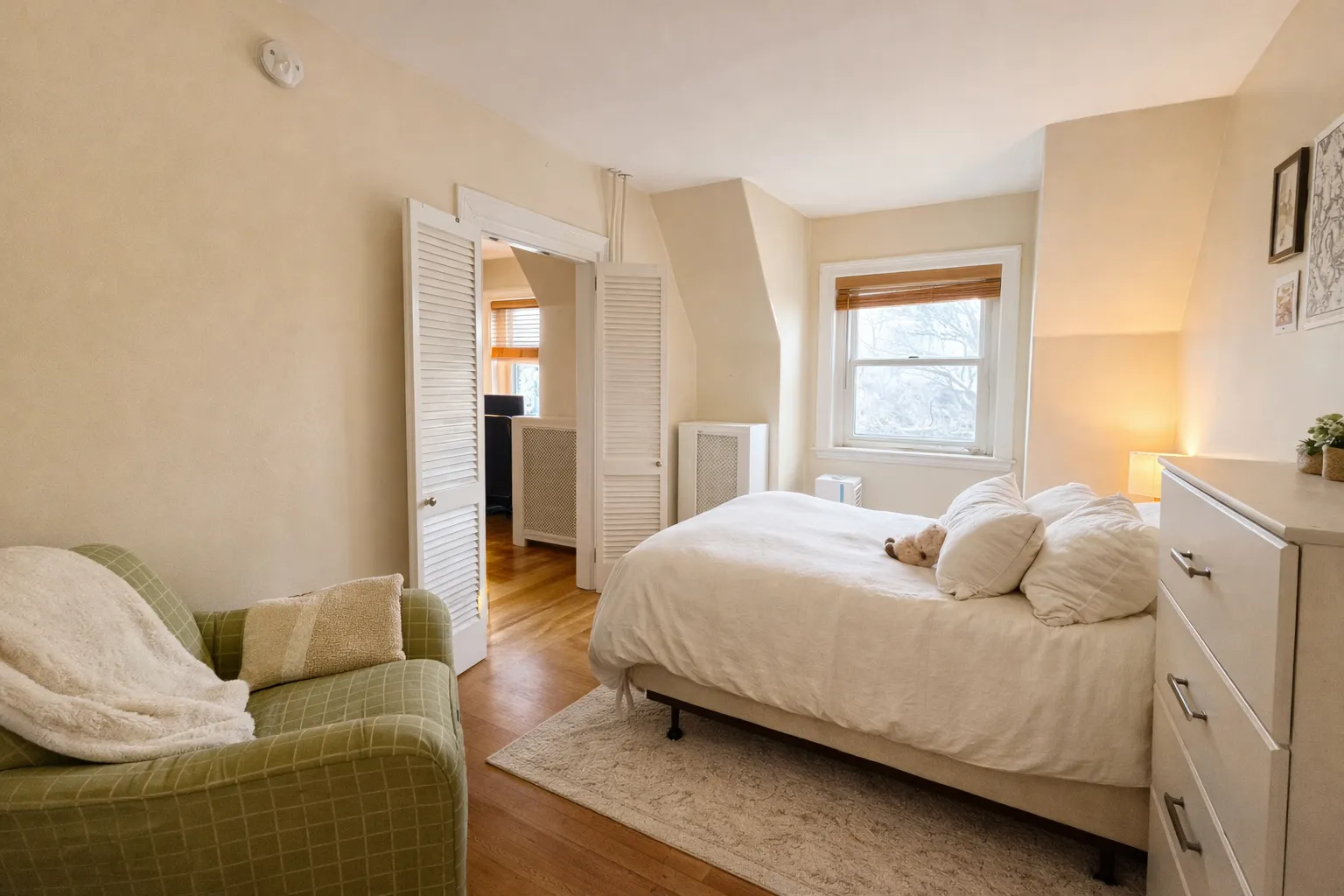 1 bed, 1 bath apartment for rent at 1748 Beacon St Unit 7, Brookline — photo 3 of 6