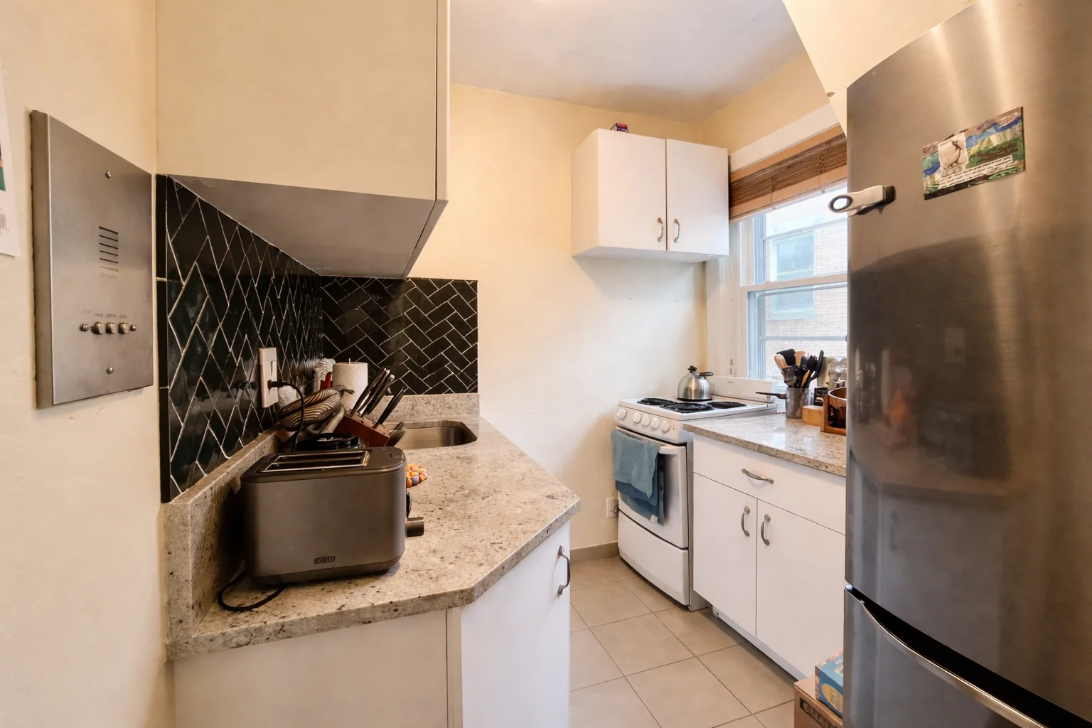 1 bed, 1 bath apartment for rent at 1748 Beacon St Unit 7, Brookline — photo 5 of 6