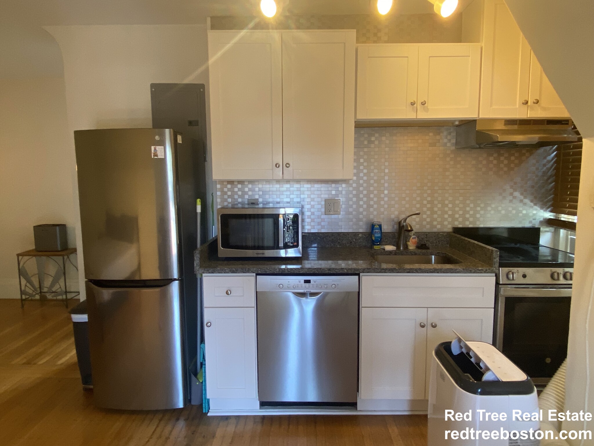 Studio bed, 1 bath apartment for rent at 1748 Beacon St Unit 9, Brookline