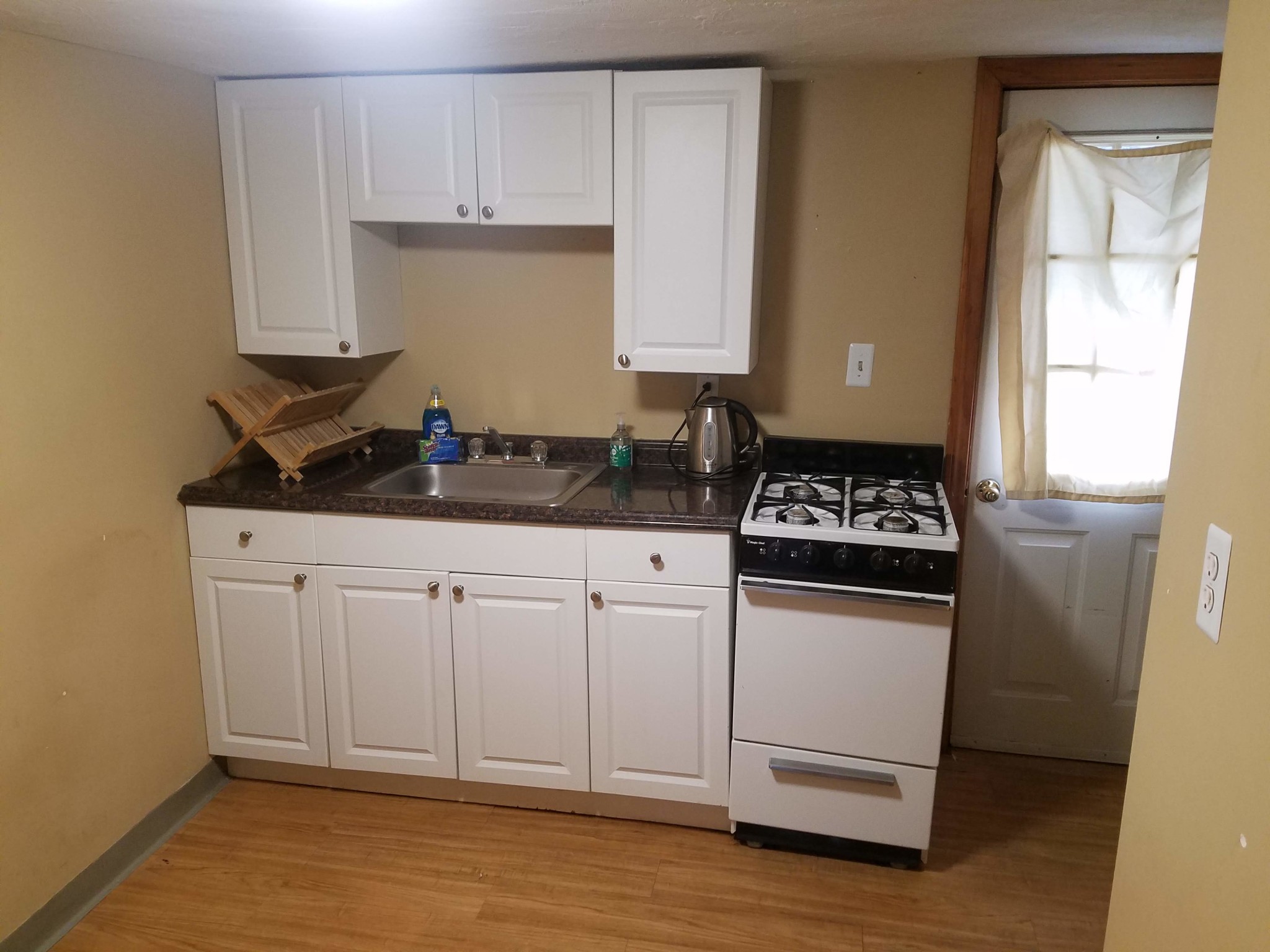 2 bed, 1 bath apartment for rent at 175 3rd St Unit 2, Kendall Square — photo 2 of 21