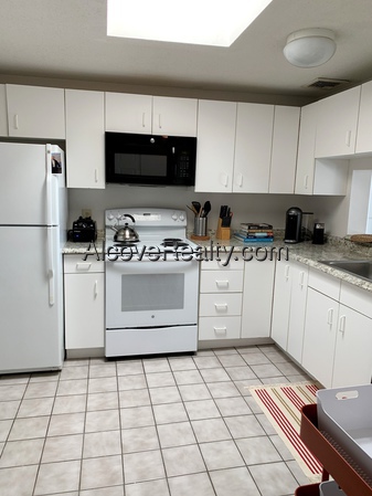 2 bed, 2 bath apartment for rent at 175 Beacon St Unit 404, Ward Two — photo 7 of 8