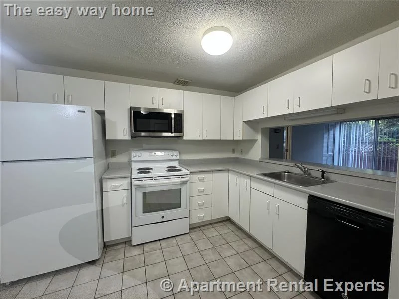 2 bed, 2 bath apartment for rent at 175 Beacon St Unit G03, Ward Two — photo 2 of 8