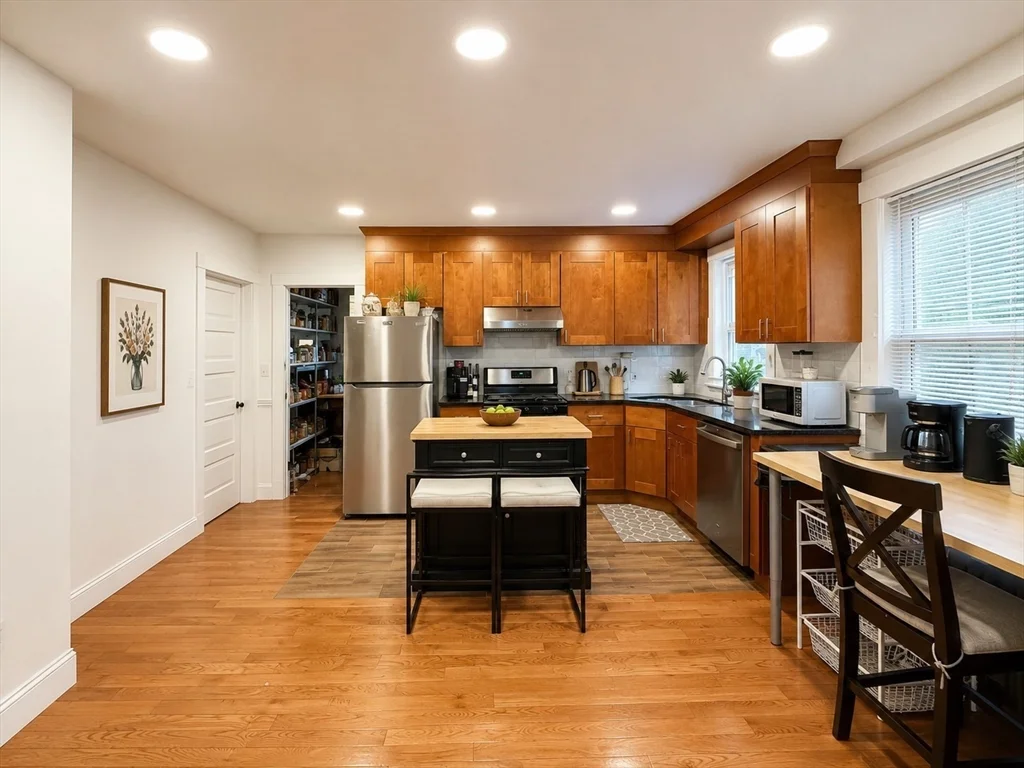 3 bed, 1 bath apartment for rent at 175 Beech St Unit 2, Waverley — photo 4 of 18