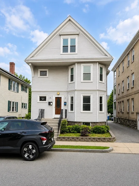 3 bed, 1 bath apartment for rent at 175 Beech St Unit 2, Waverley