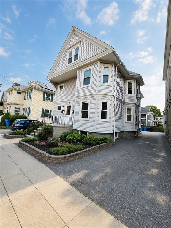 3 bed, 1 bath apartment for rent at 175 Beech St Unit 2, Waverley — photo 2 of 18
