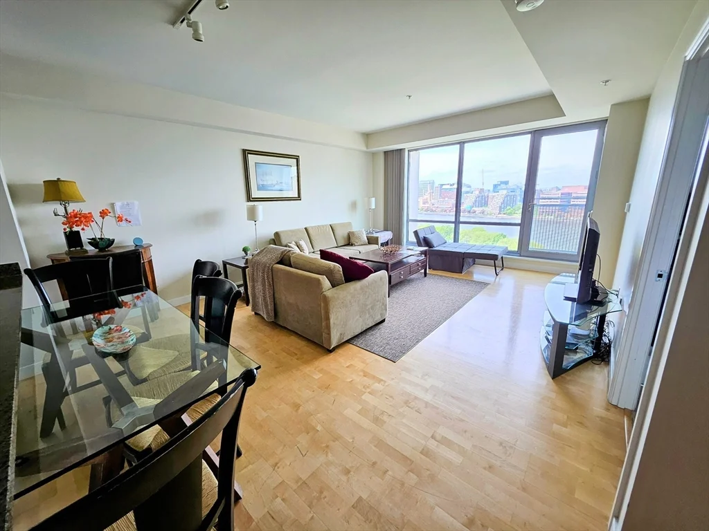 1 bed, 1 bath apartment for rent at 175 Blossom St Unit 02, West End — photo 4 of 4