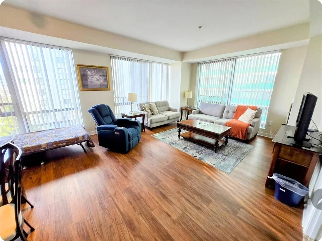 1 bed, 1 bath apartment for rent at 175 Blossom St Unit 02, West End — photo 3 of 4