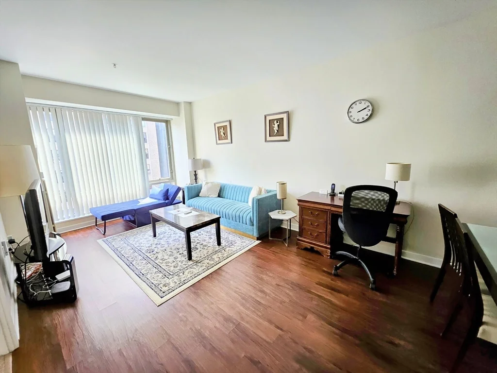 1 bed, 1 bath apartment for rent at 175 Blossom St Unit 02, West End — photo 1 of 4