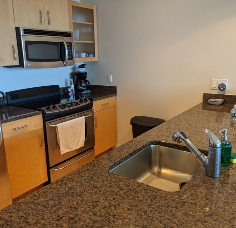 1 bed, 1 bath apartment for rent at 175 Blossom St Unit 04, West End — photo 2 of 5