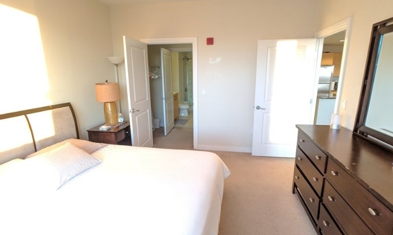 1 bed, 1 bath apartment for rent at 175 Blossom St Unit 04, West End — photo 4 of 5