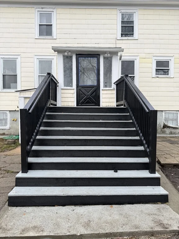 4 bed, 1 bath apartment for rent at 175 Child St Unit Left, Warren — photo 13 of 13