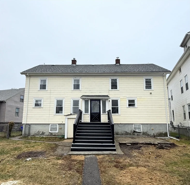 4 bed, 1 bath apartment for rent at 175 Child St Unit Left, Warren — photo 1 of 13