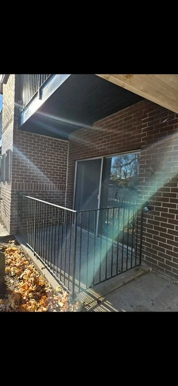 Studio bed, 1 bath apartment for rent at 175 Clare Ave Unit B3, Hyde Park — photo 8 of 8
