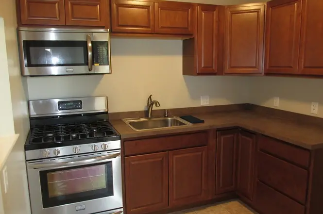 1 bed, 1 bath apartment for rent at 175 Clare Ave Unit D3, Hyde Park — photo 1 of 4